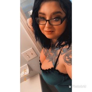 Meet your Posher, Lizzie